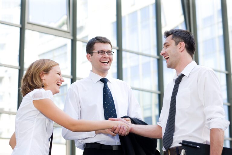 Find new clients abroad and sell your products globally